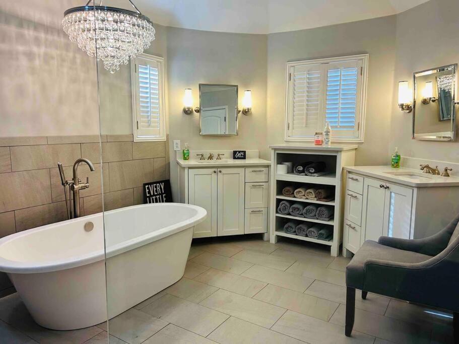 Beautiful Farmhouse W/ Pool On 6 Acres Ranch Aubrey Exterior photo