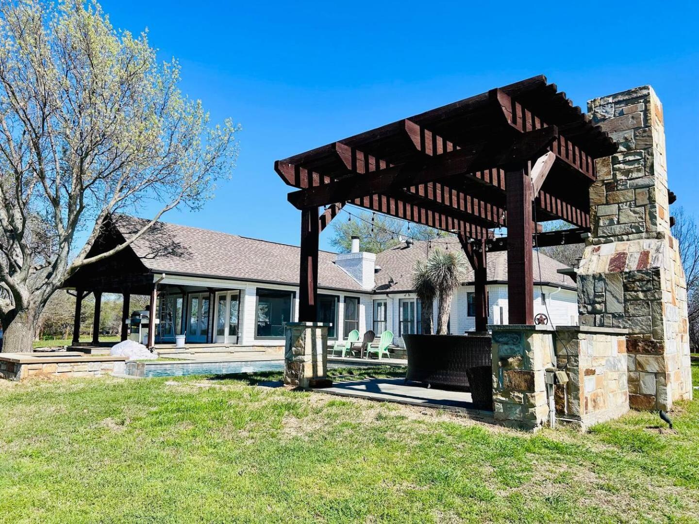 Beautiful Farmhouse W/ Pool On 6 Acres Ranch Aubrey Exterior photo